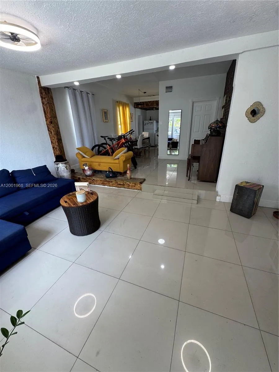 3175 NW 27th St, Miami FL 33142