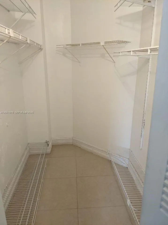 7125 NW 186th St # B209, Hialeah FL 33015