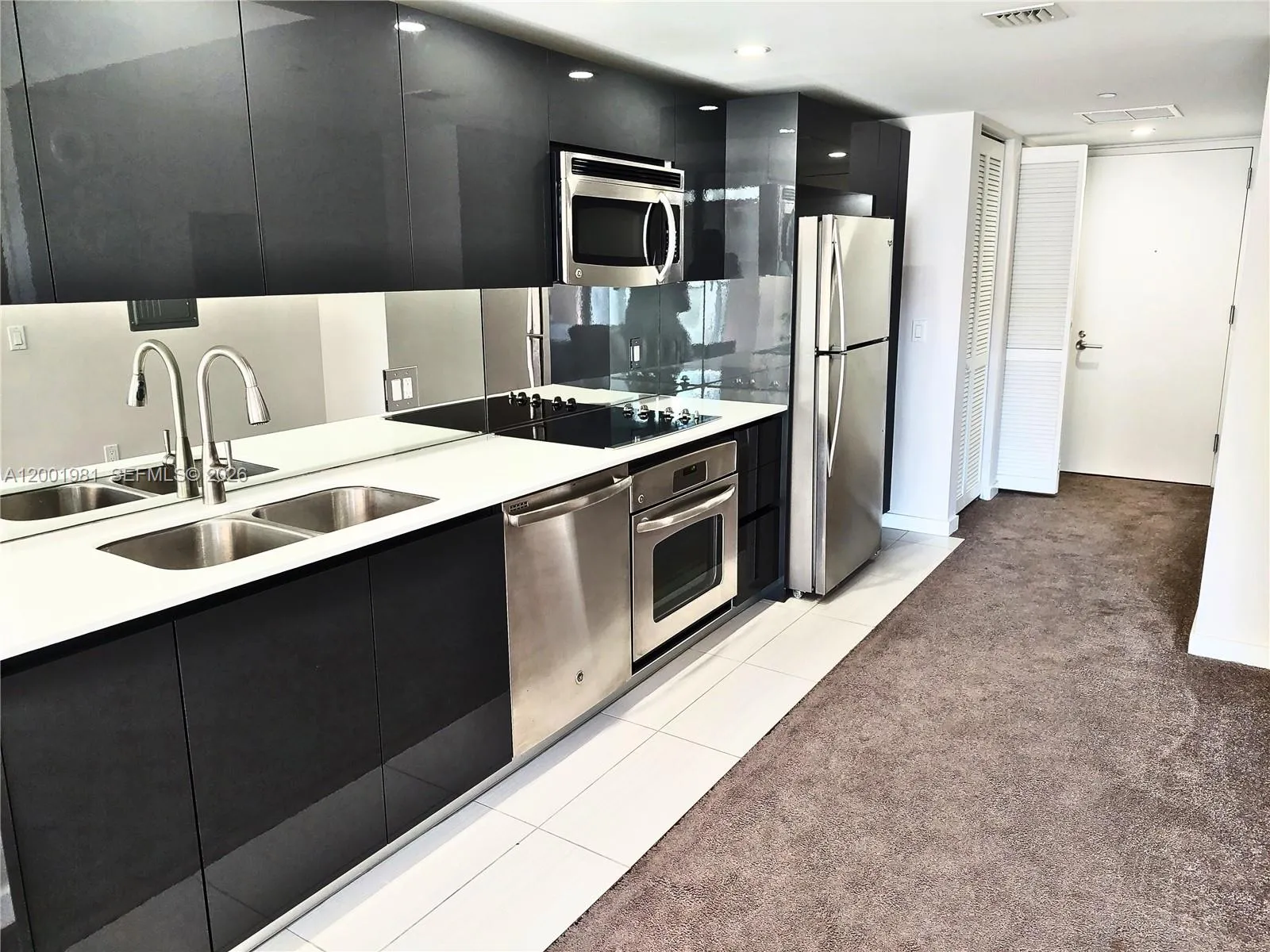 31 SE 6th St # 1405, Miami FL 33131