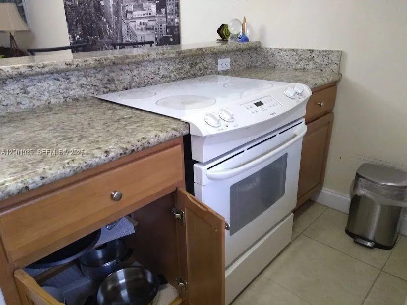 7530 SW 82nd St # G102, Miami FL 33143