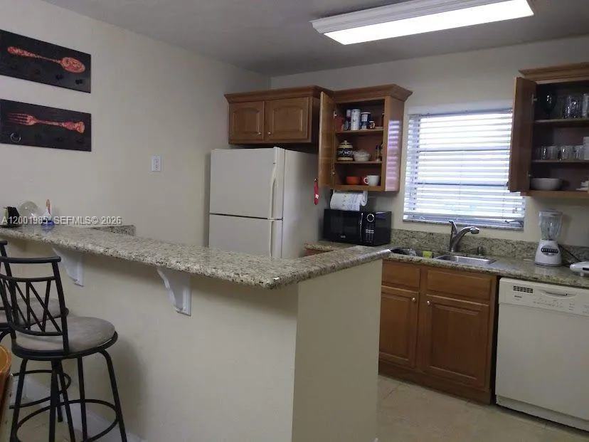 7530 SW 82nd St # G102, Miami FL 33143