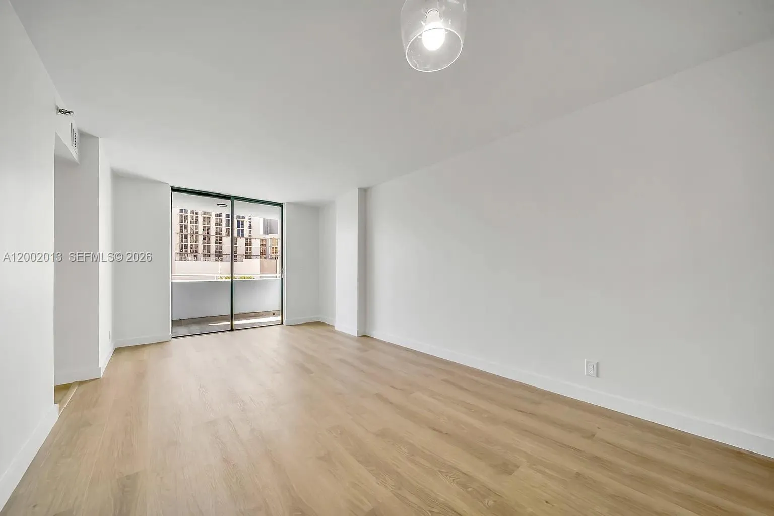 501 SW 1st St # 502, Miami FL 33130