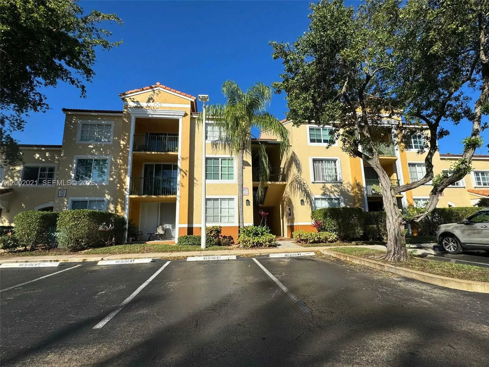 111 Yacht Club Way # 107, Hypoluxo FL 33462