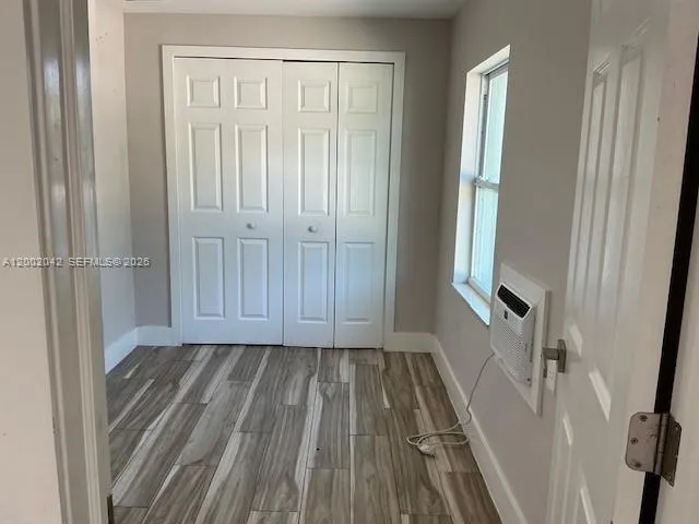 922 NW 2nd St # 1, Miami FL 33128