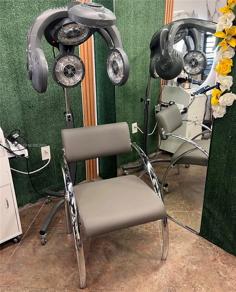 1576 NE 205th ter, Miami FL 33179