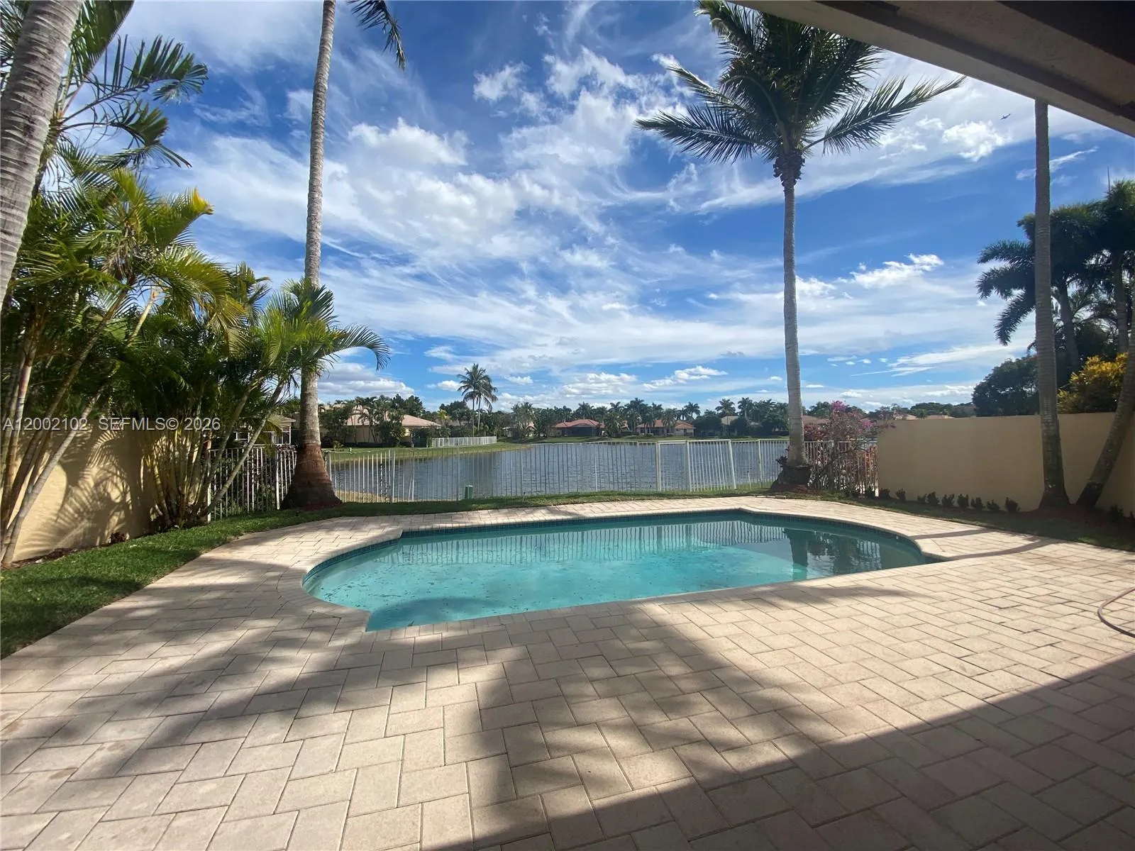 2486 Bay Isle Dr, Weston FL 33327