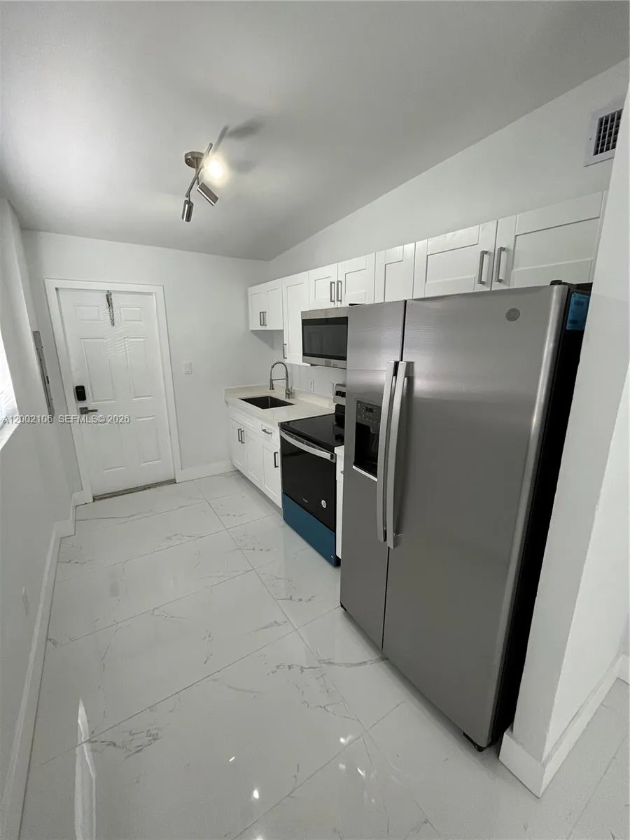 2726 NW 4th Ct, Pompano Beach FL 33069