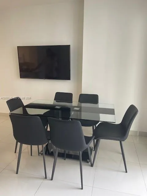 185 SE 14th Ter # 913, Miami FL 33131