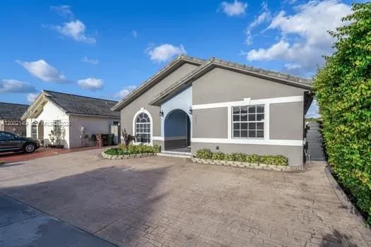 7503 W 34th Ln, Hialeah FL 33018