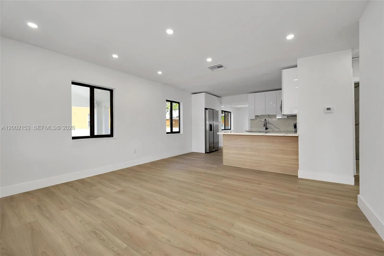 1385 NW 28th St, Miami FL 33142