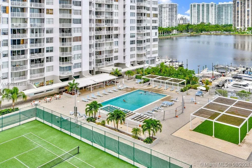 18041 Biscayne Blvd # 801, Aventura FL 33160