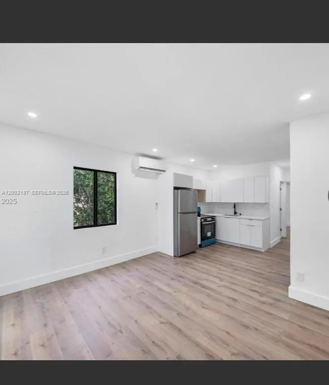 6915 NW 4th Ct # A, Miami FL 33150