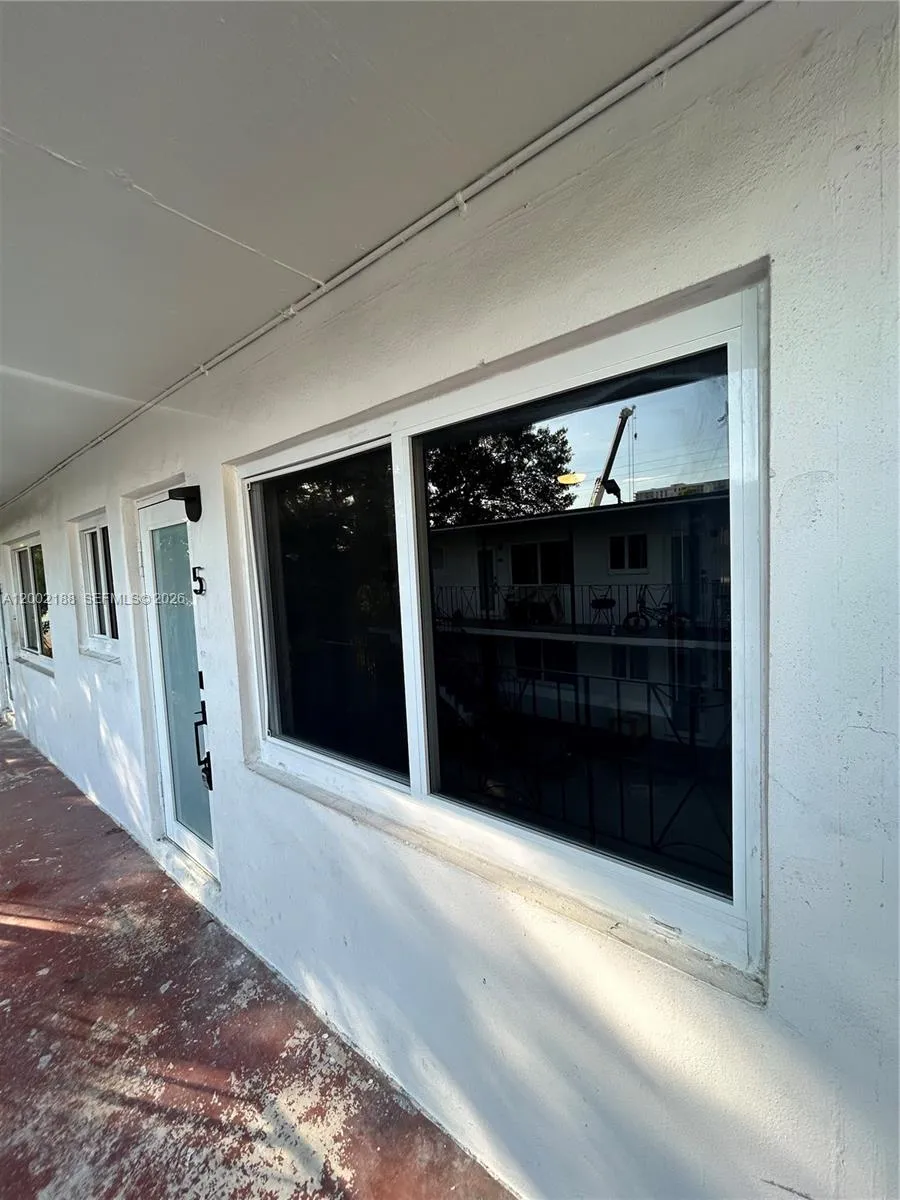 1140 NW 1st Pl # 4, Miami FL 33136