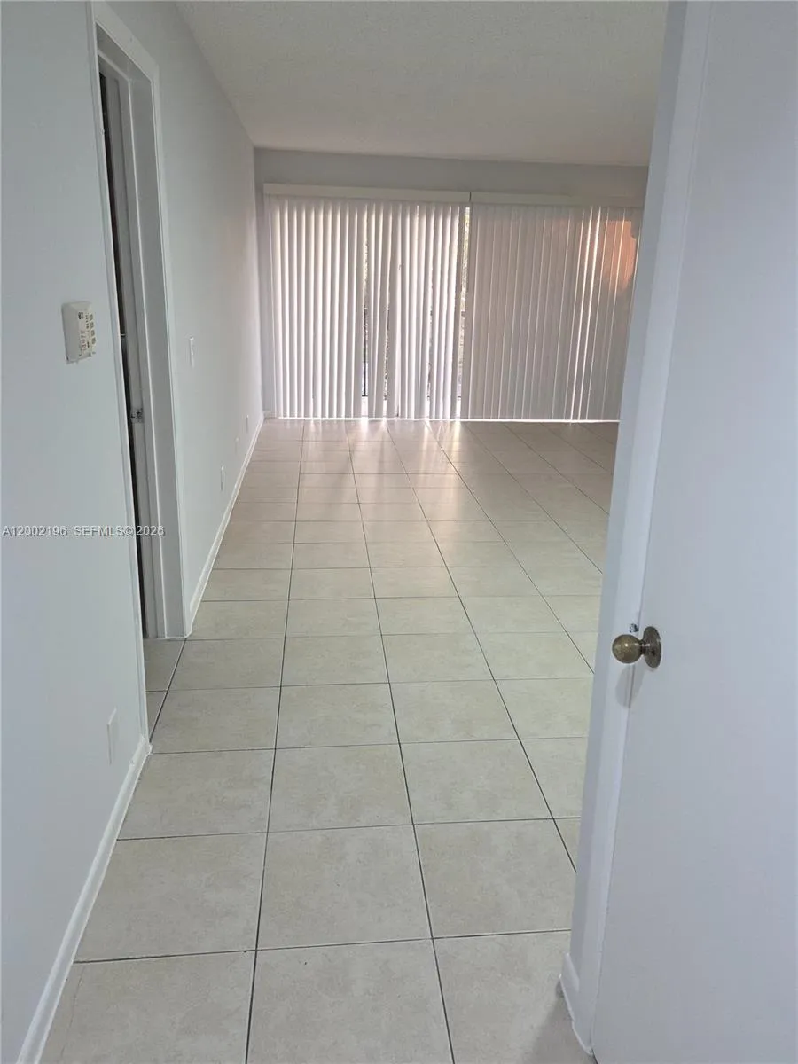 8871 Wiles Rd # 208, Coral Springs FL 33067