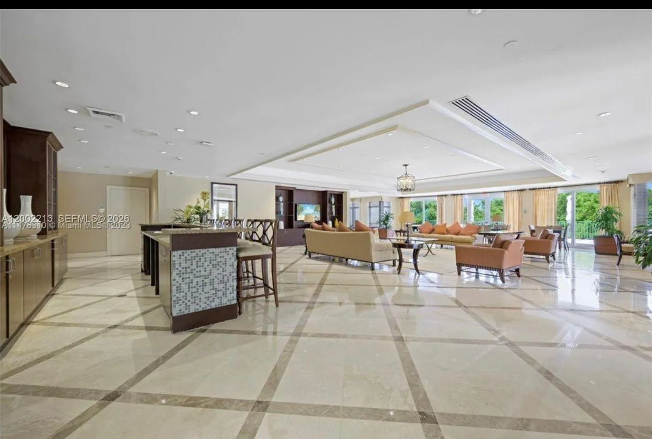 20000 E Country Club Dr # 906, Aventura FL 33180