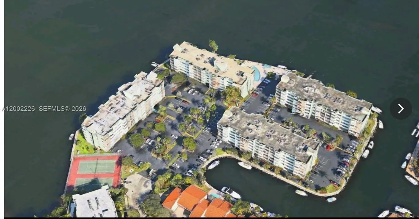 2 bedroom 2 bath for sale at 16546 NE 26th Ave # 3J, North Miami Beach FL 33160