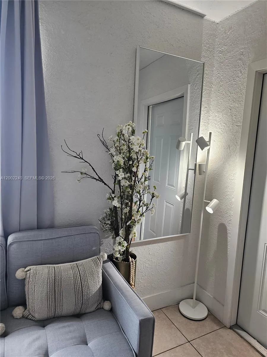 2513 SW 10th St # 5, Miami FL 33135