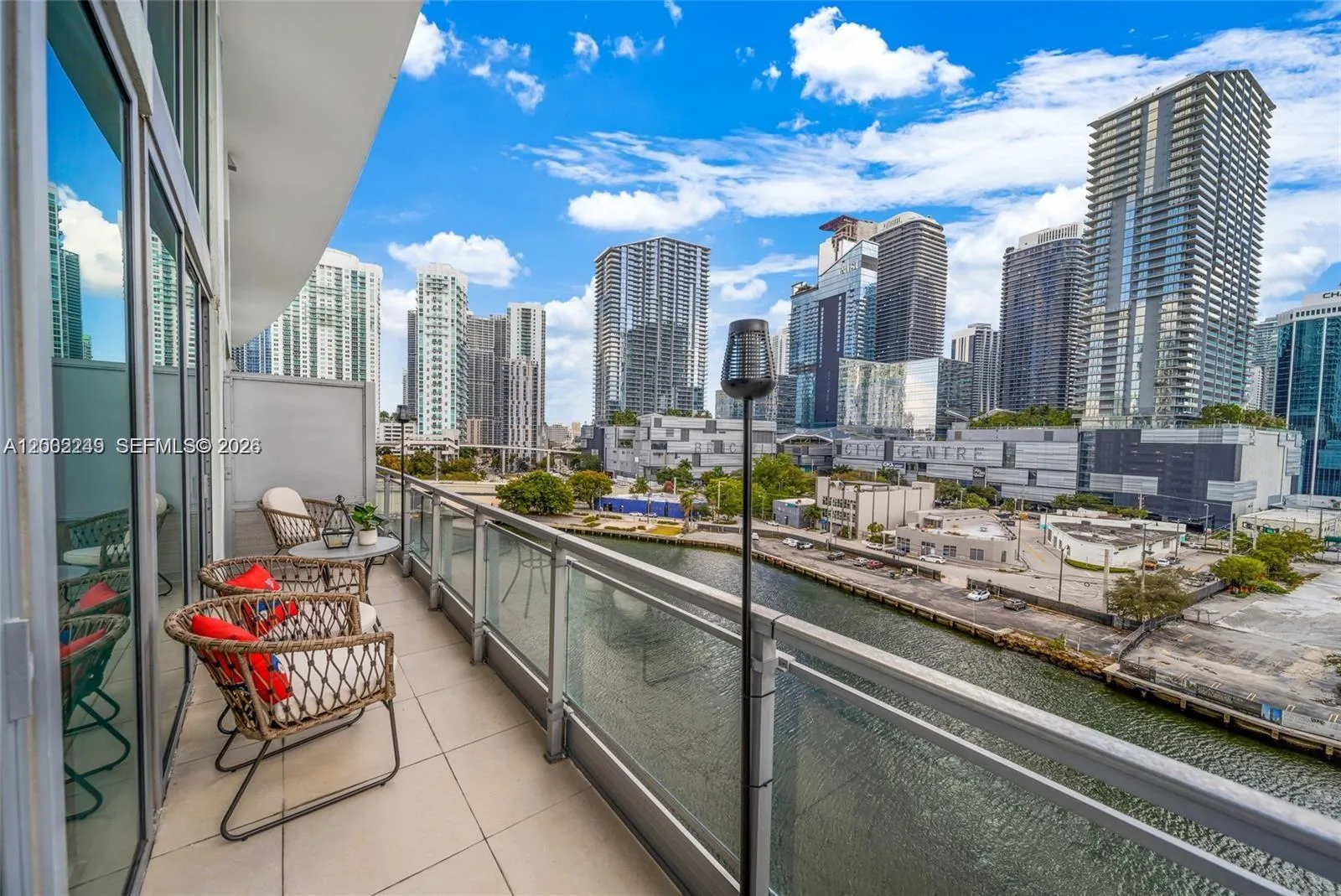 92 SW 3rd St # 902, Miami FL 33130