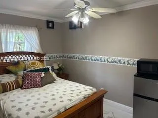 1176 NW 38th St # 1, Miami FL 33127