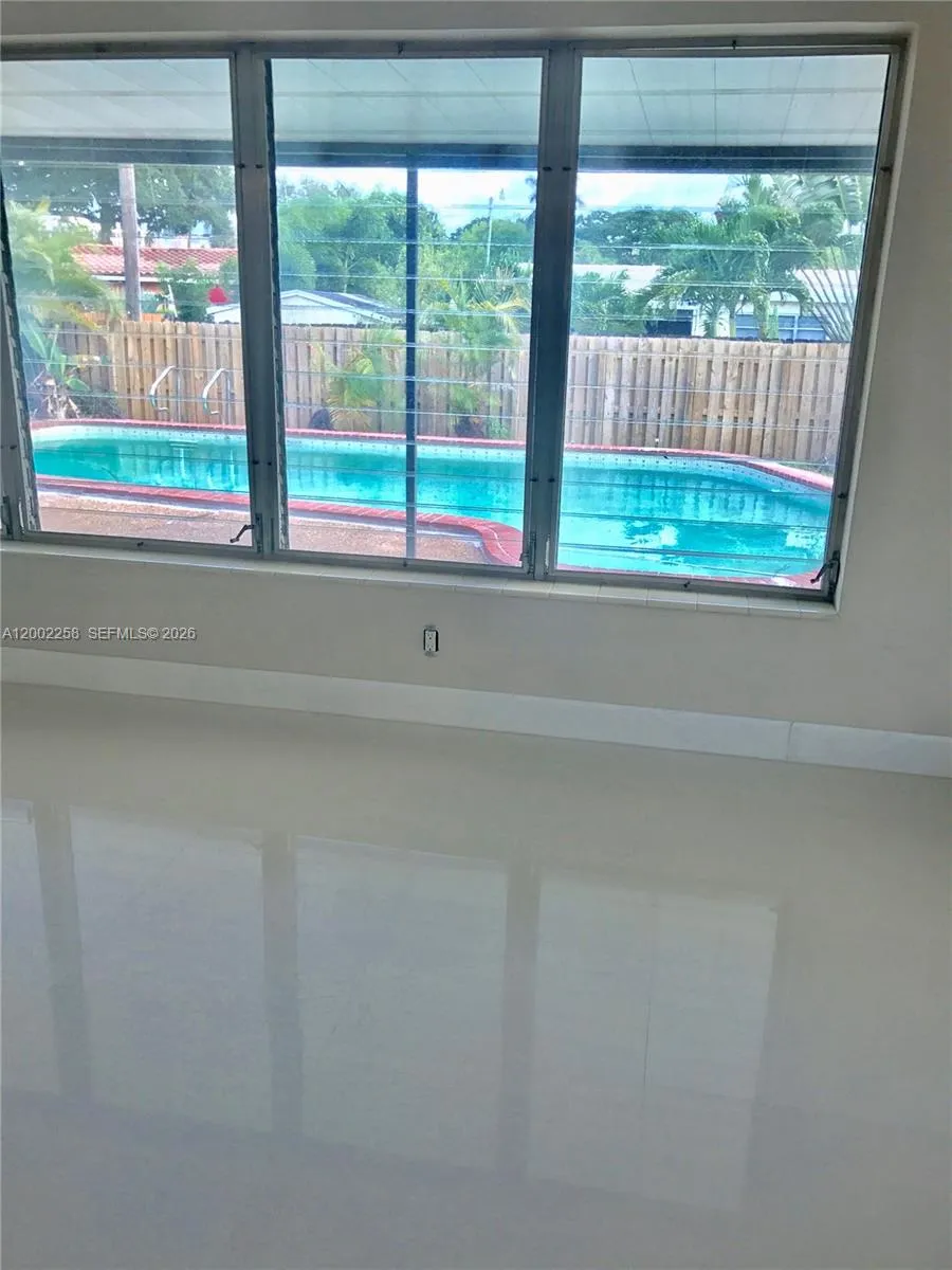 3700 Taft St, Hollywood FL 33021