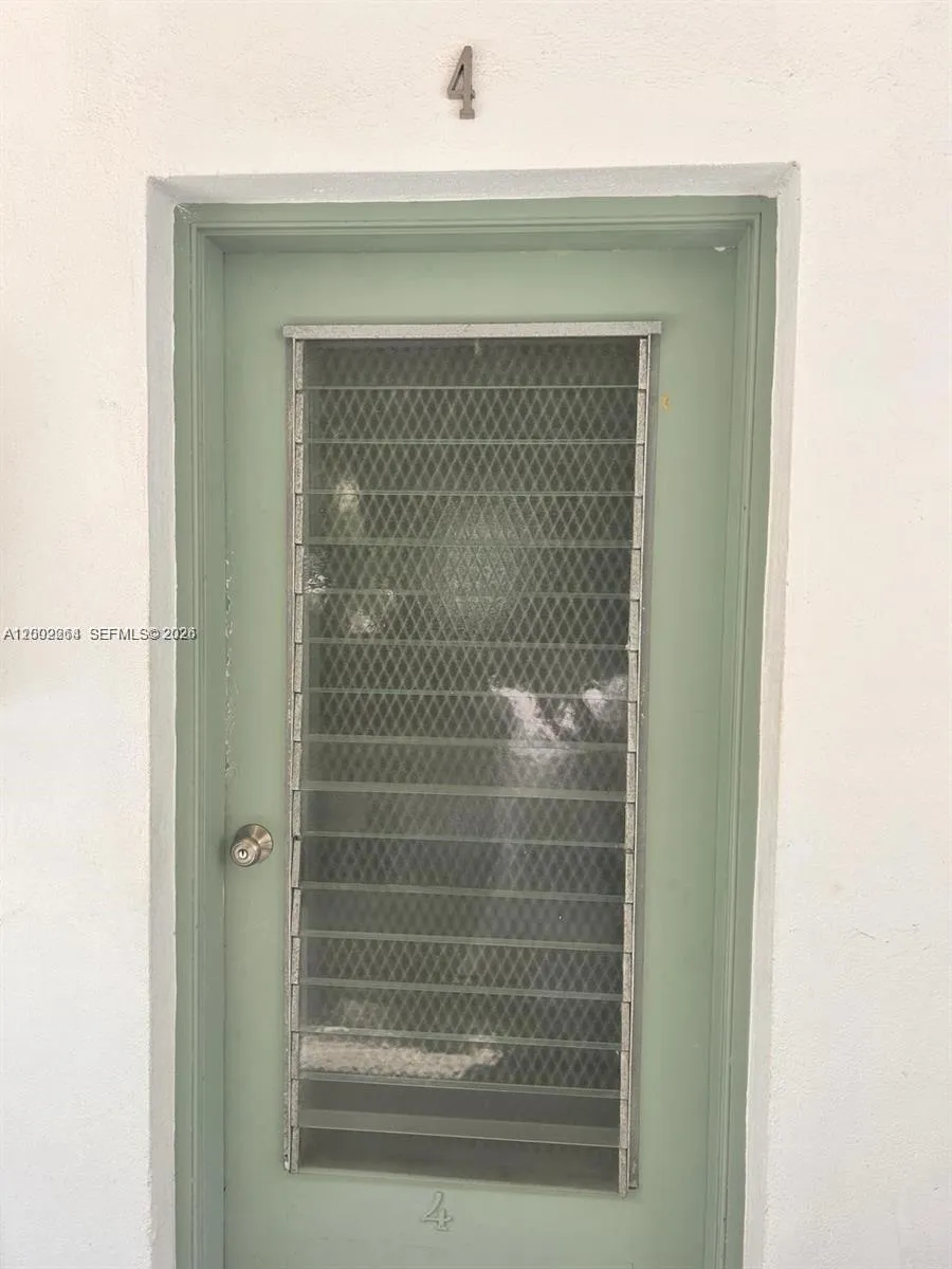 7945 Carlyle Ave # 4, Miami Beach FL 33141
