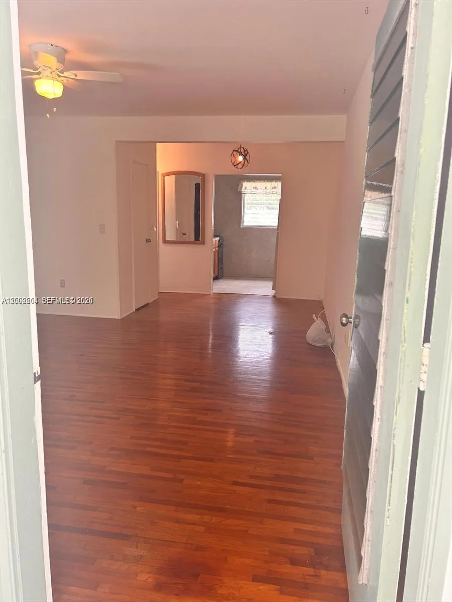 7945 Carlyle Ave # 4, Miami Beach FL 33141