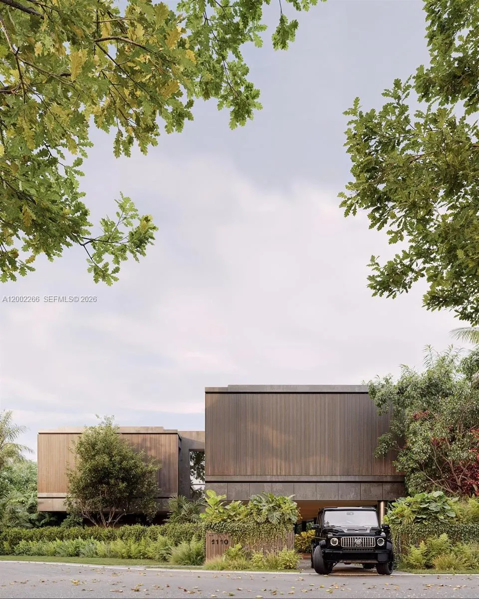 1110 NE 84th St, Miami FL 33138