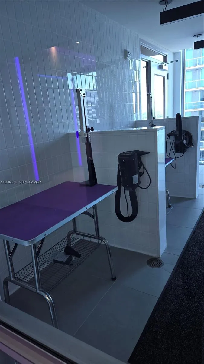 227 NE 2nd St # 1613, Miami FL 33132