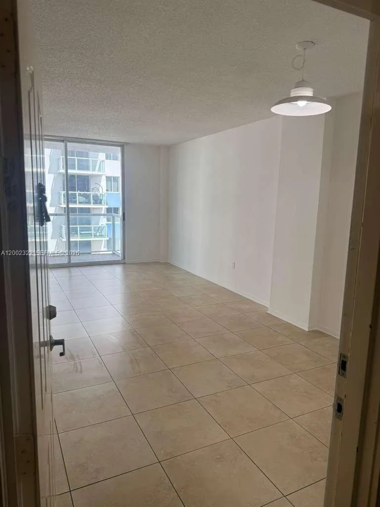 5099 NW 7th St # 906, Miami FL 33126