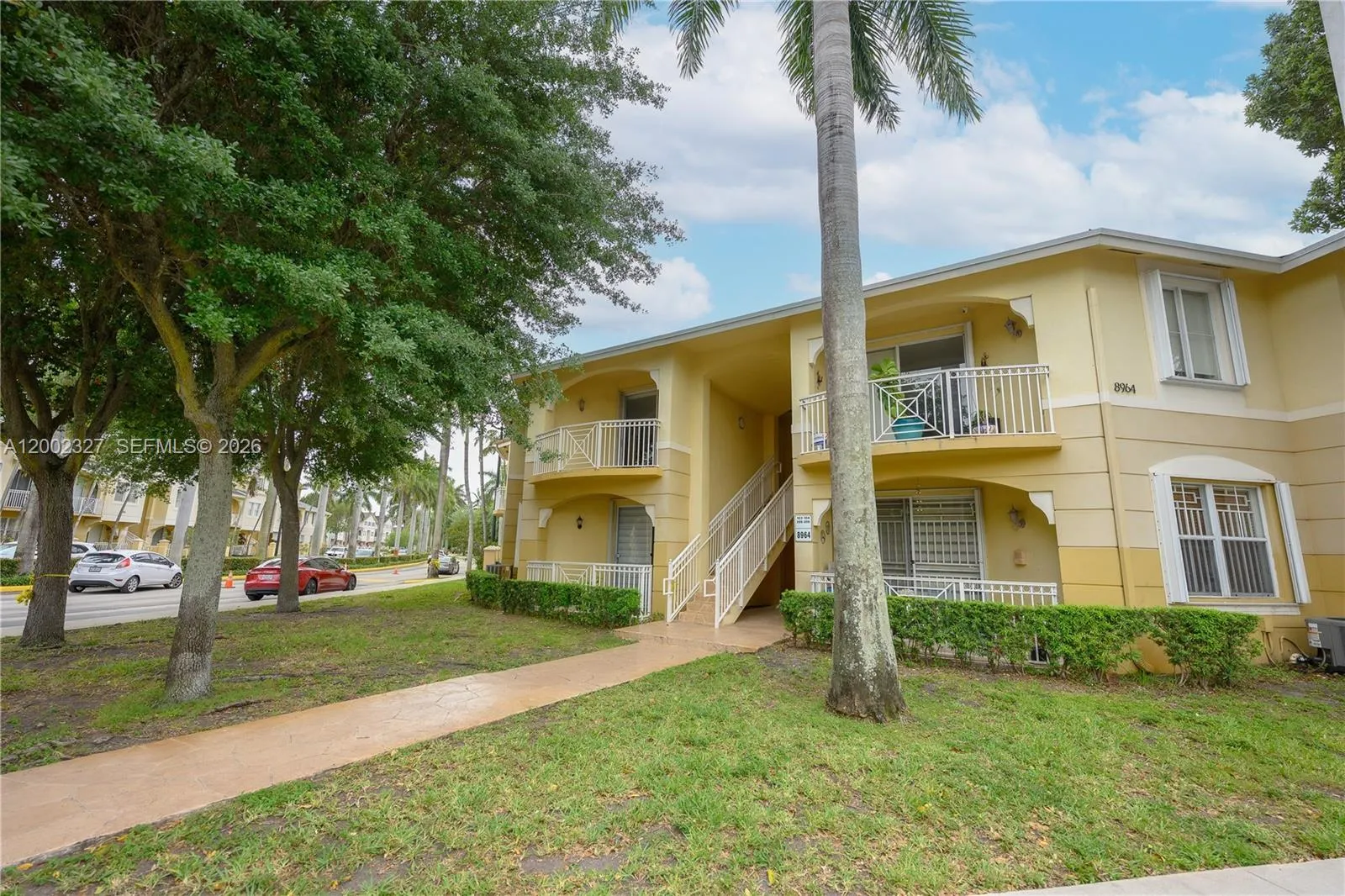 8964 W Flagler St # 206, Miami FL 33174