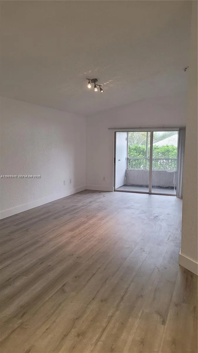 2851 N Oakland Forest Dr # 210, Oakland Park FL 33309