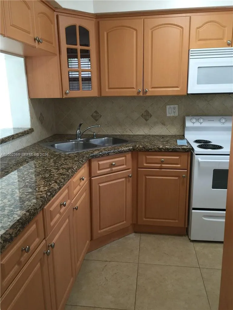 8500 NW 8TH ST # 308, Miami FL 33126