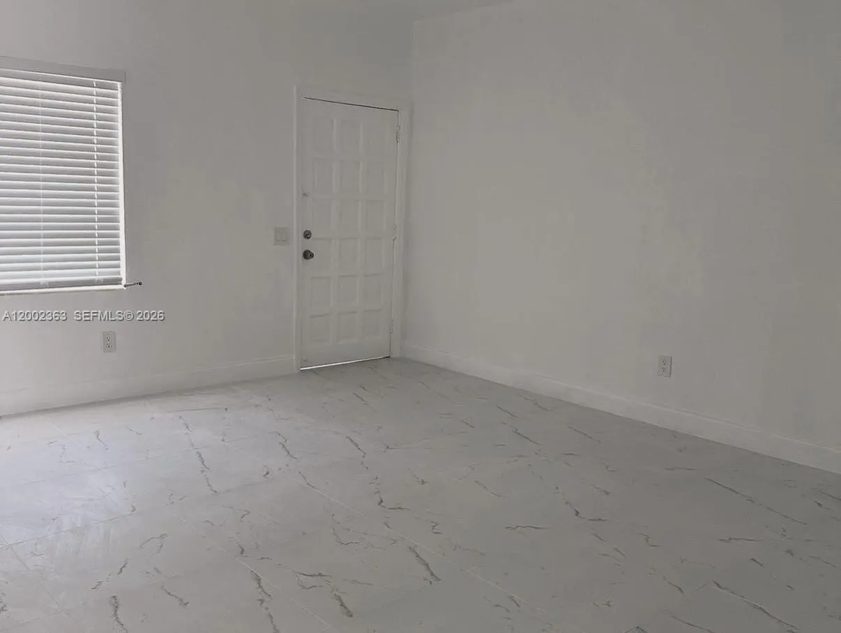 8545 Harding Ave # 5, Miami Beach FL 33141