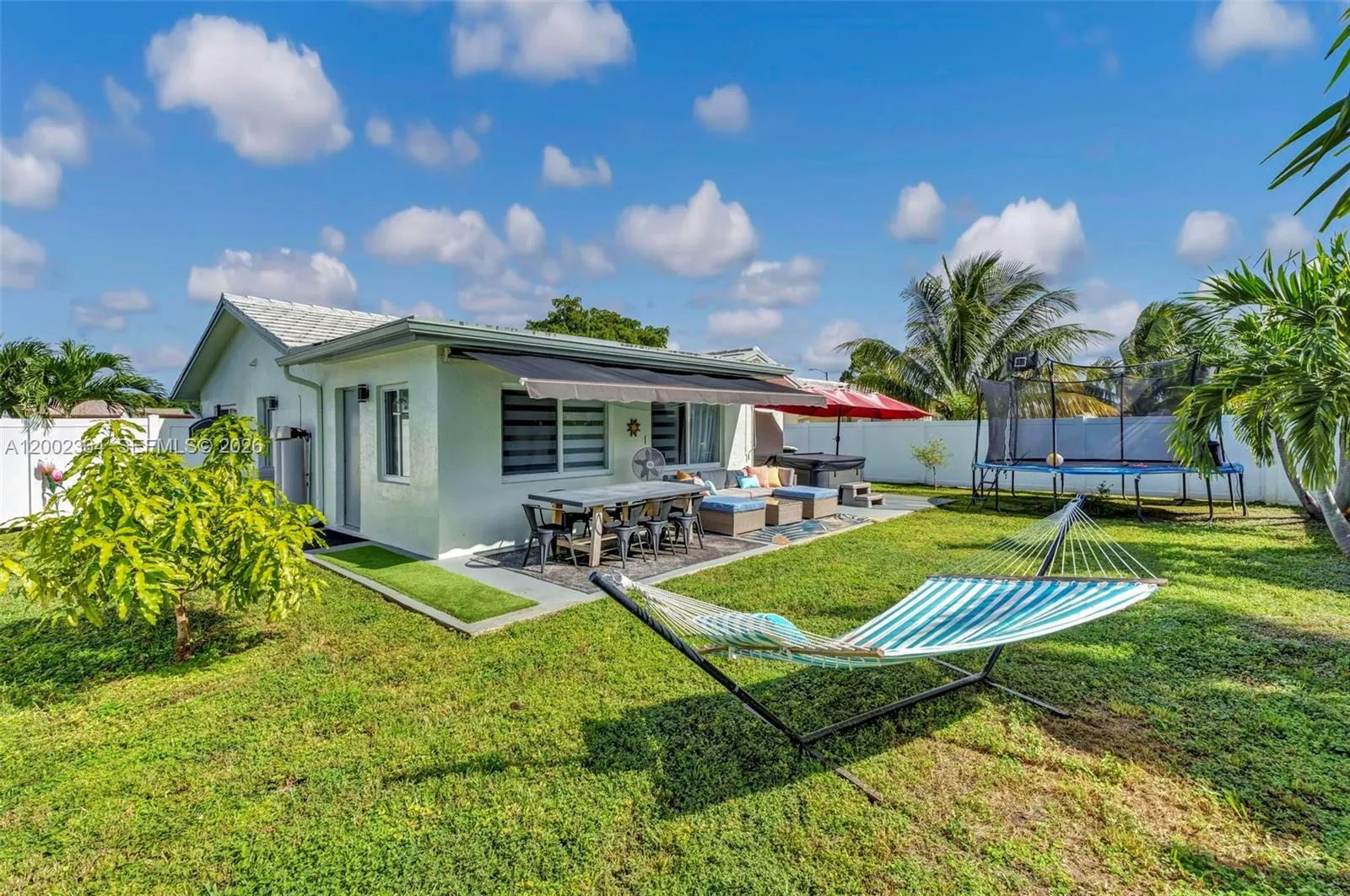 9212 NW 81st Pl, Tamarac FL 33321