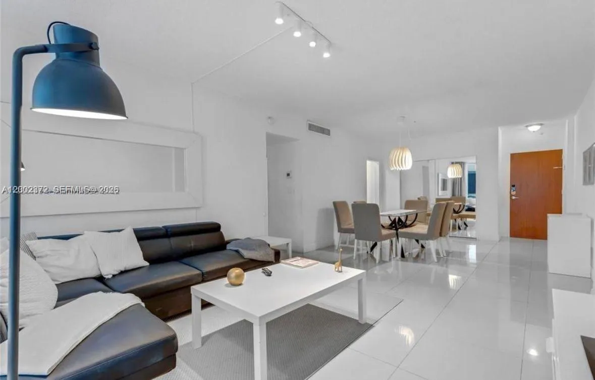 3901 S Ocean Dr # 1B, Hollywood FL 33019