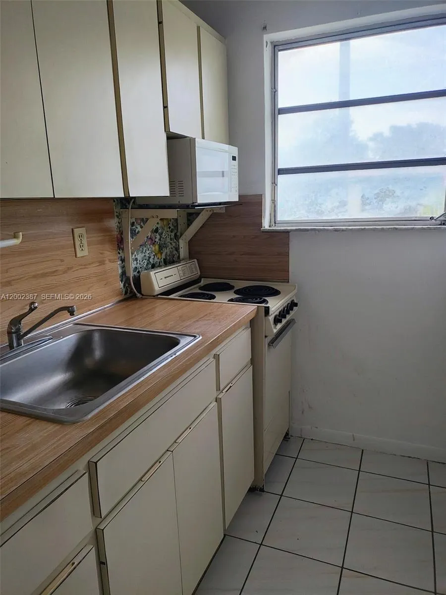 525 SW 56th Ave # 525, Miami FL 33134