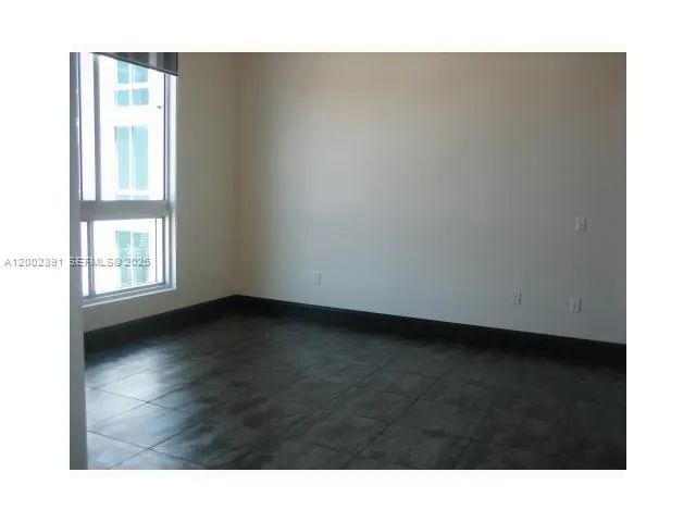 300 S Biscayne Blvd # 3903, Miami FL 33131