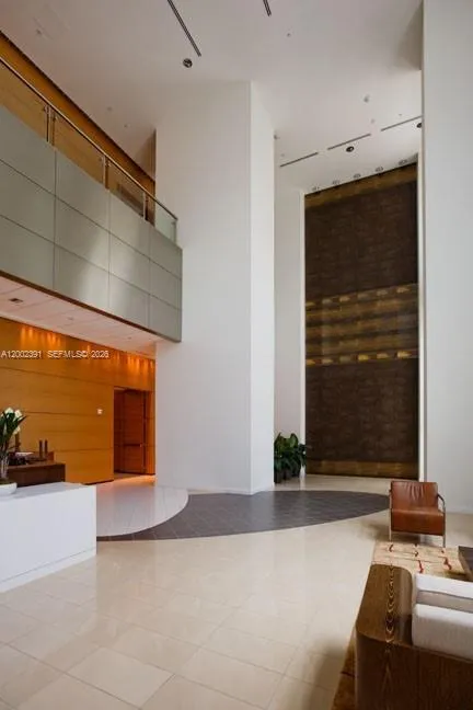 300 S Biscayne Blvd # 3903, Miami FL 33131