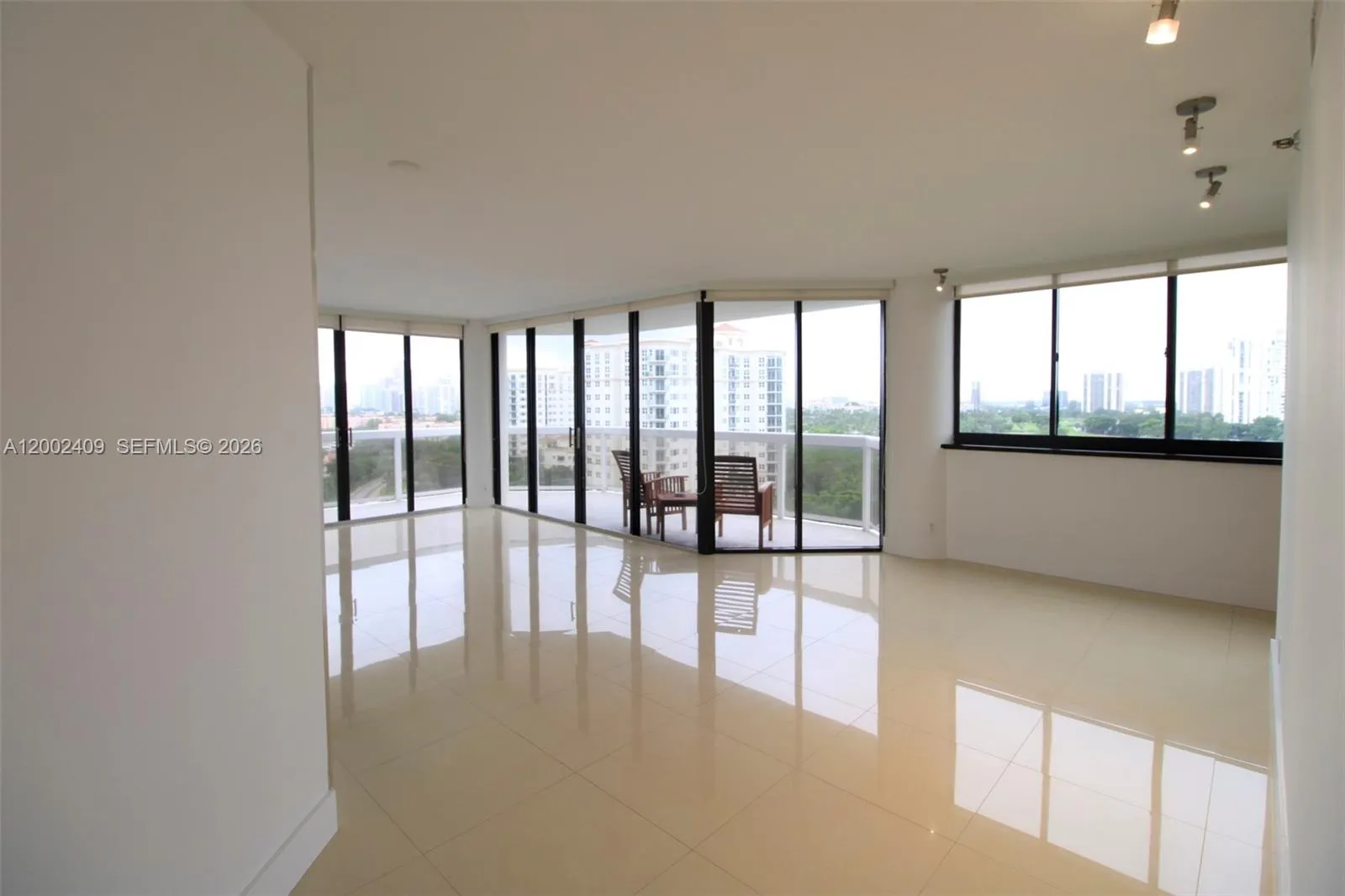 20185 E Country Club Dr # 1105, Aventura FL 33180