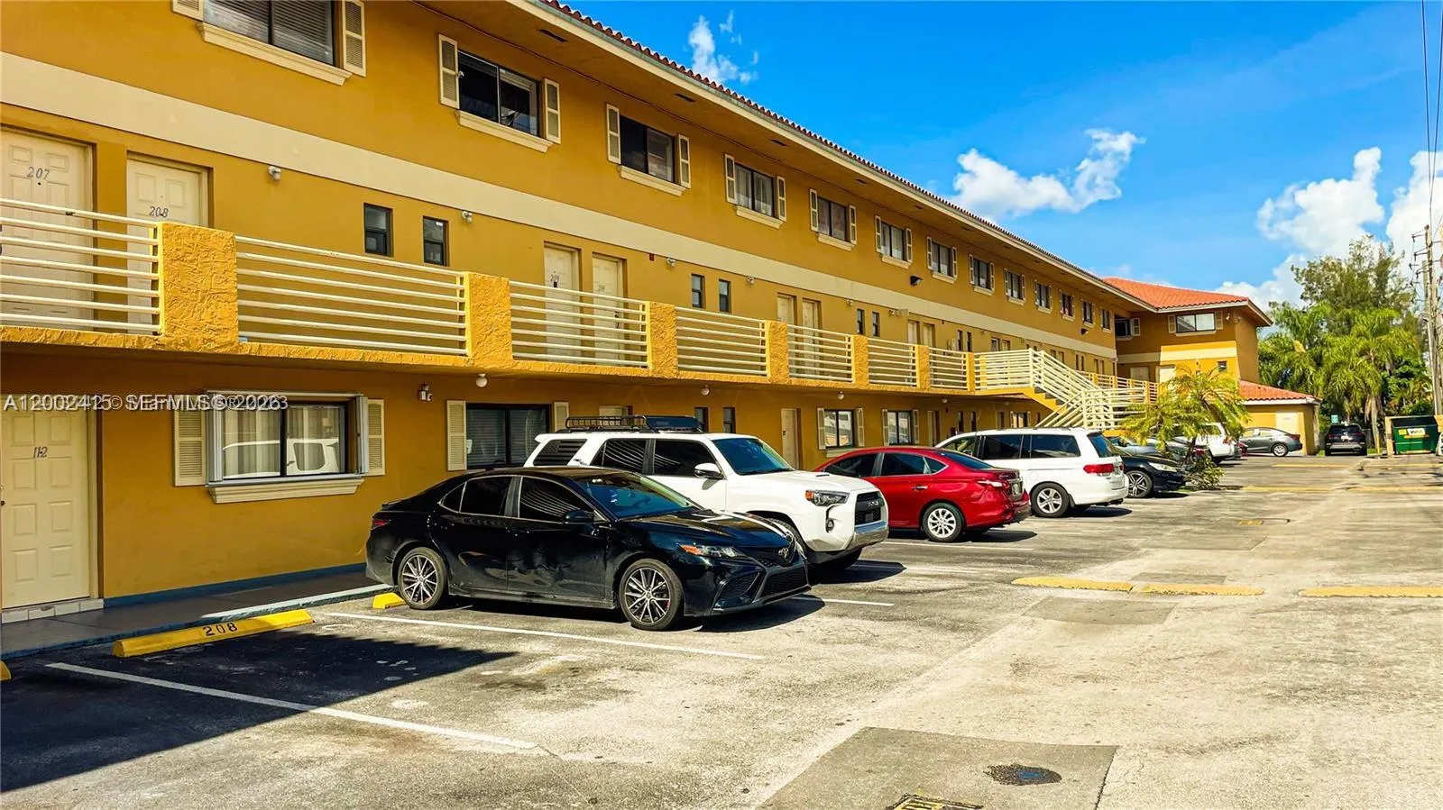 180 Royal Palm Rd # 216, Hialeah Gardens FL 33016