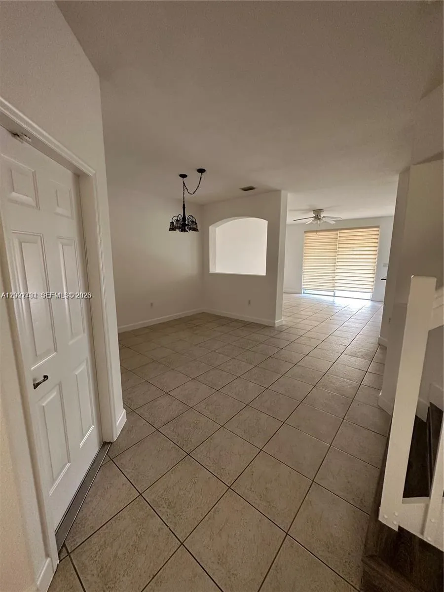 10911 NW 79th St, Doral FL 33178