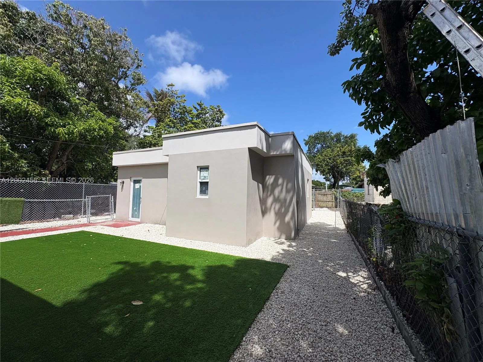 2637 NW 23rd Ct, Miami FL 33142