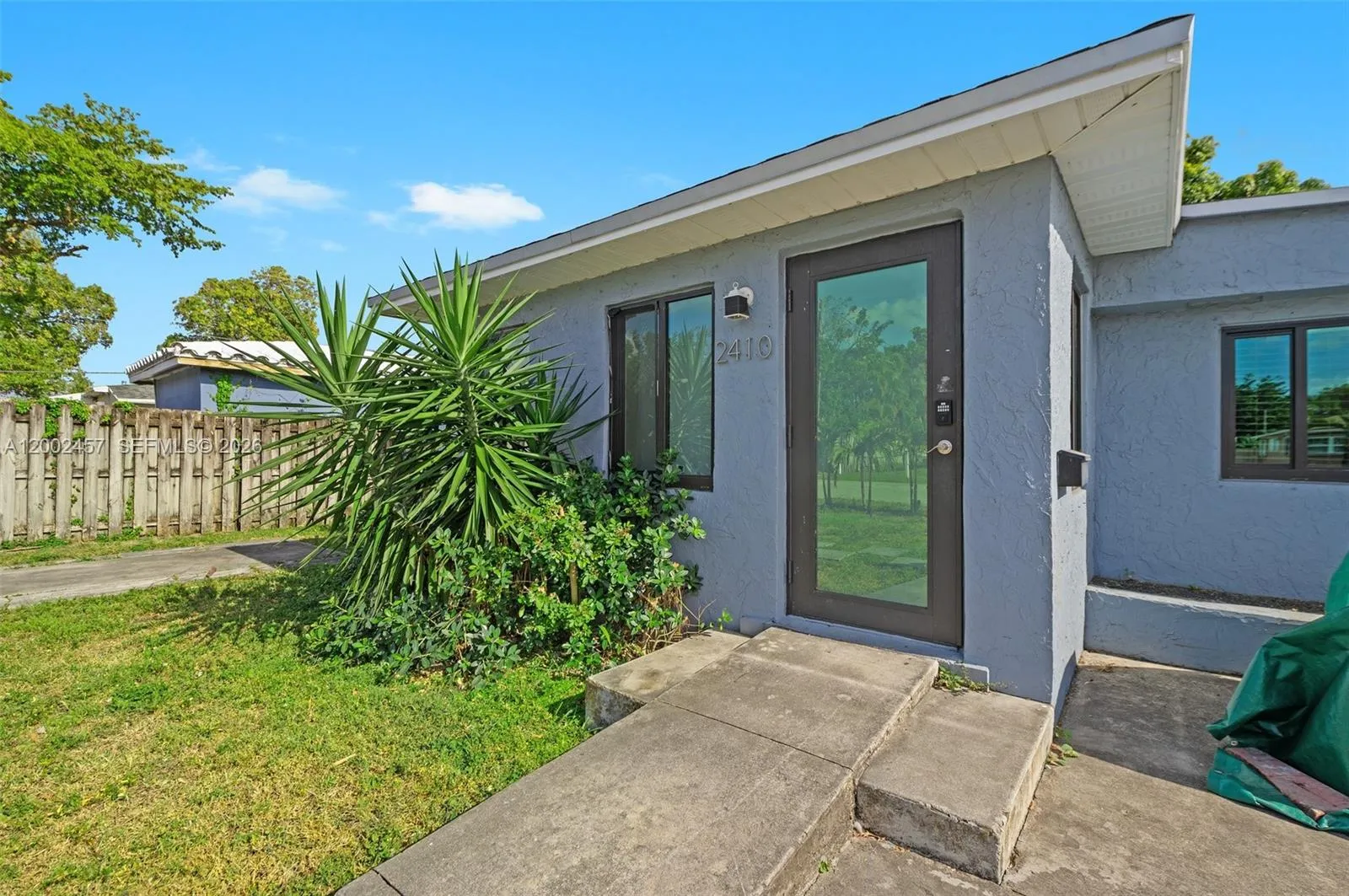 2410 Jackson St, Hollywood FL 33020