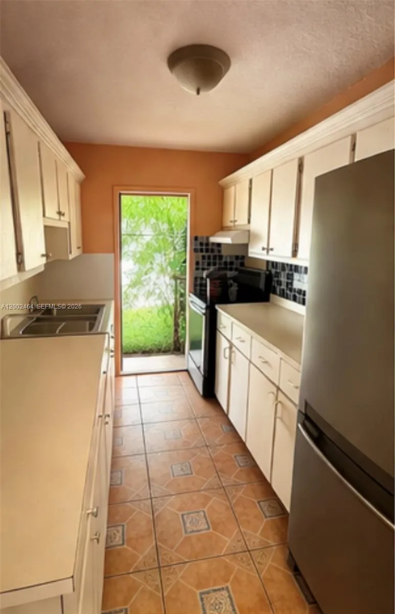 185 NW 82nd St # 1, Miami FL 33150