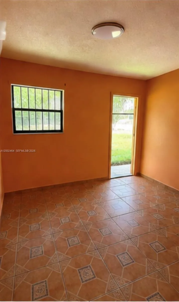 185 NW 82nd St # 1, Miami FL 33150