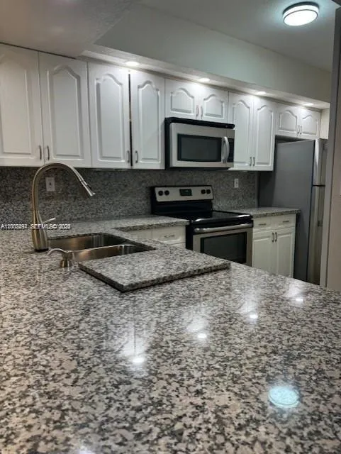 8620 SW 212th St # 103, Cutler Bay FL 33189