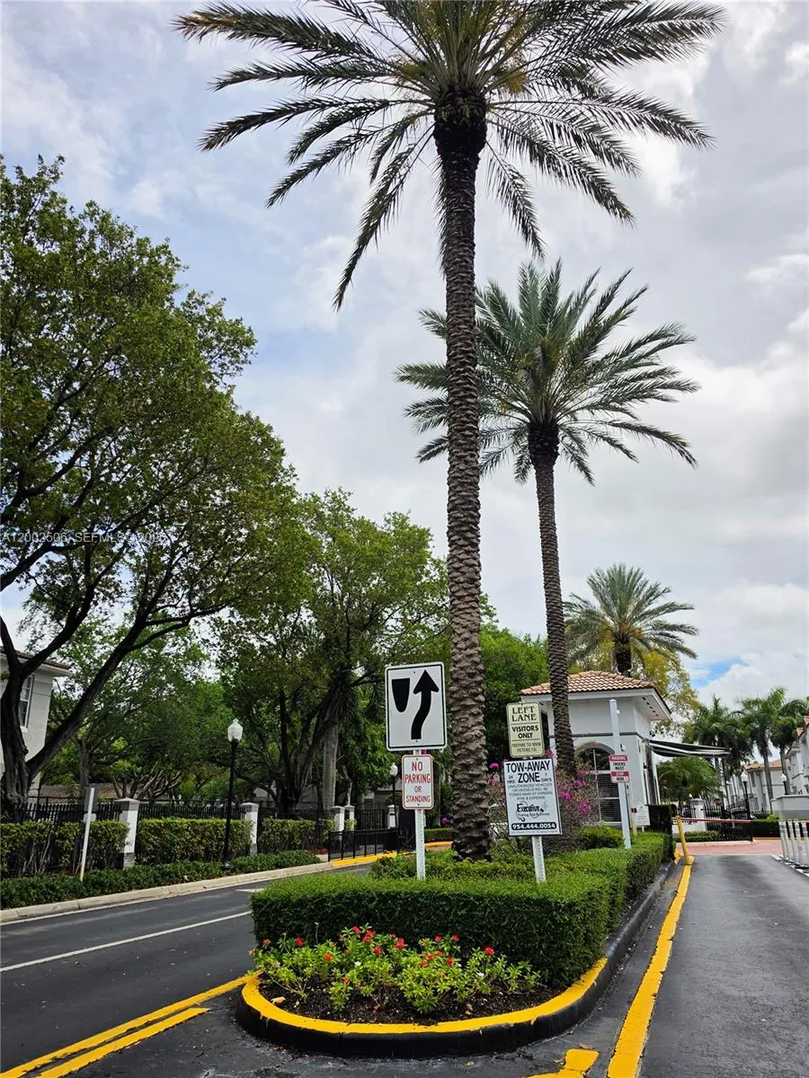 15745 SW 42nd St # 115, Miramar FL 33027