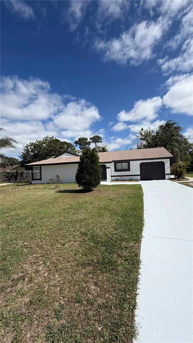 310 SW Bridgeport Dr, Port St. Lucie FL 34953
