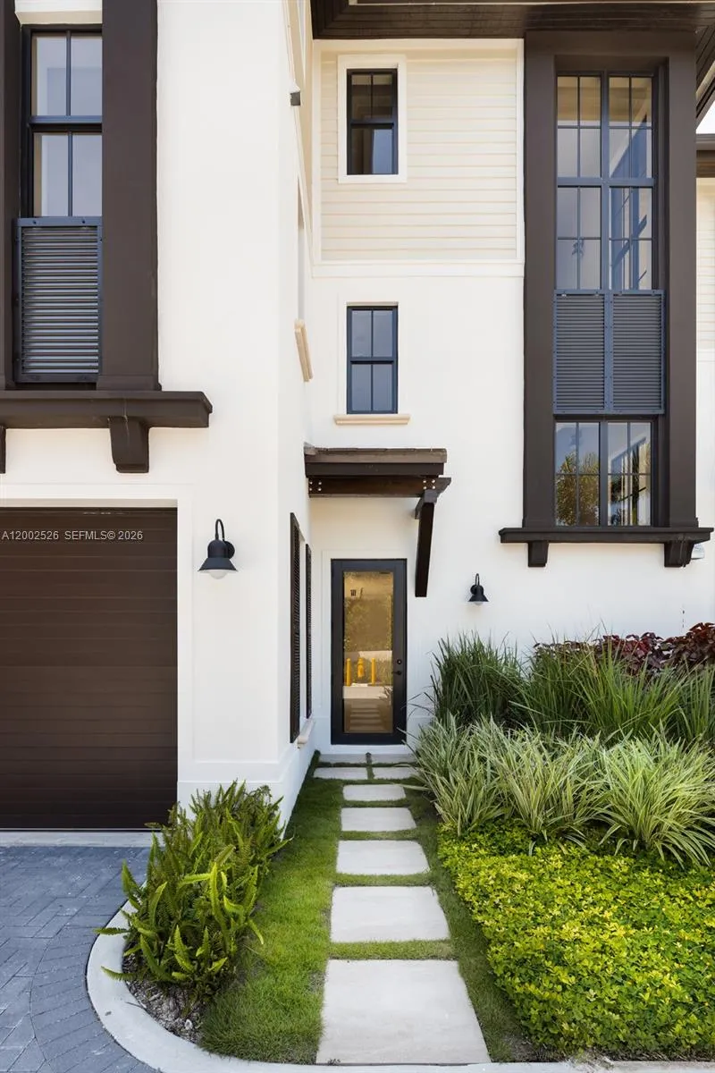 7496 SW 100th St, Pinecrest FL 33156