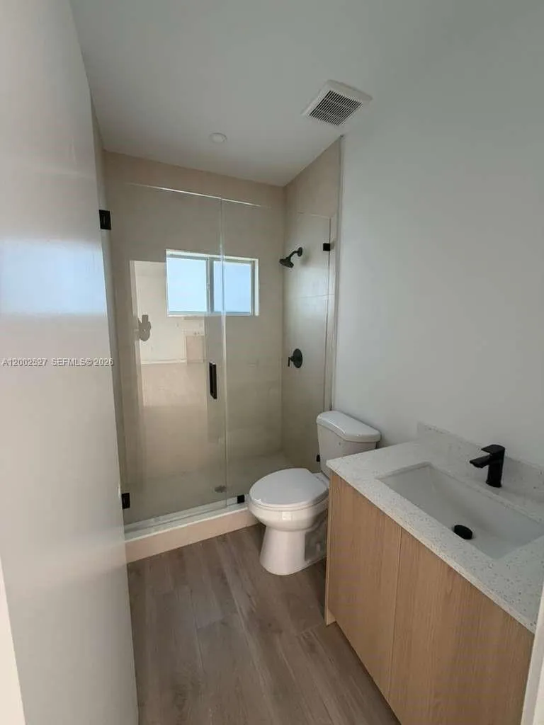 831 SE 9th Ave, Hialeah FL 33010